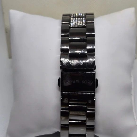 Michael Kors Everest Chronograph Watch - Picture 6 of 15